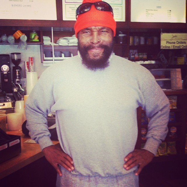 Look Who It Is Love This Guy Has A Positive Word For Everyone look-who-it-is-love-this-guy-has-a-positive-word-for-everyone